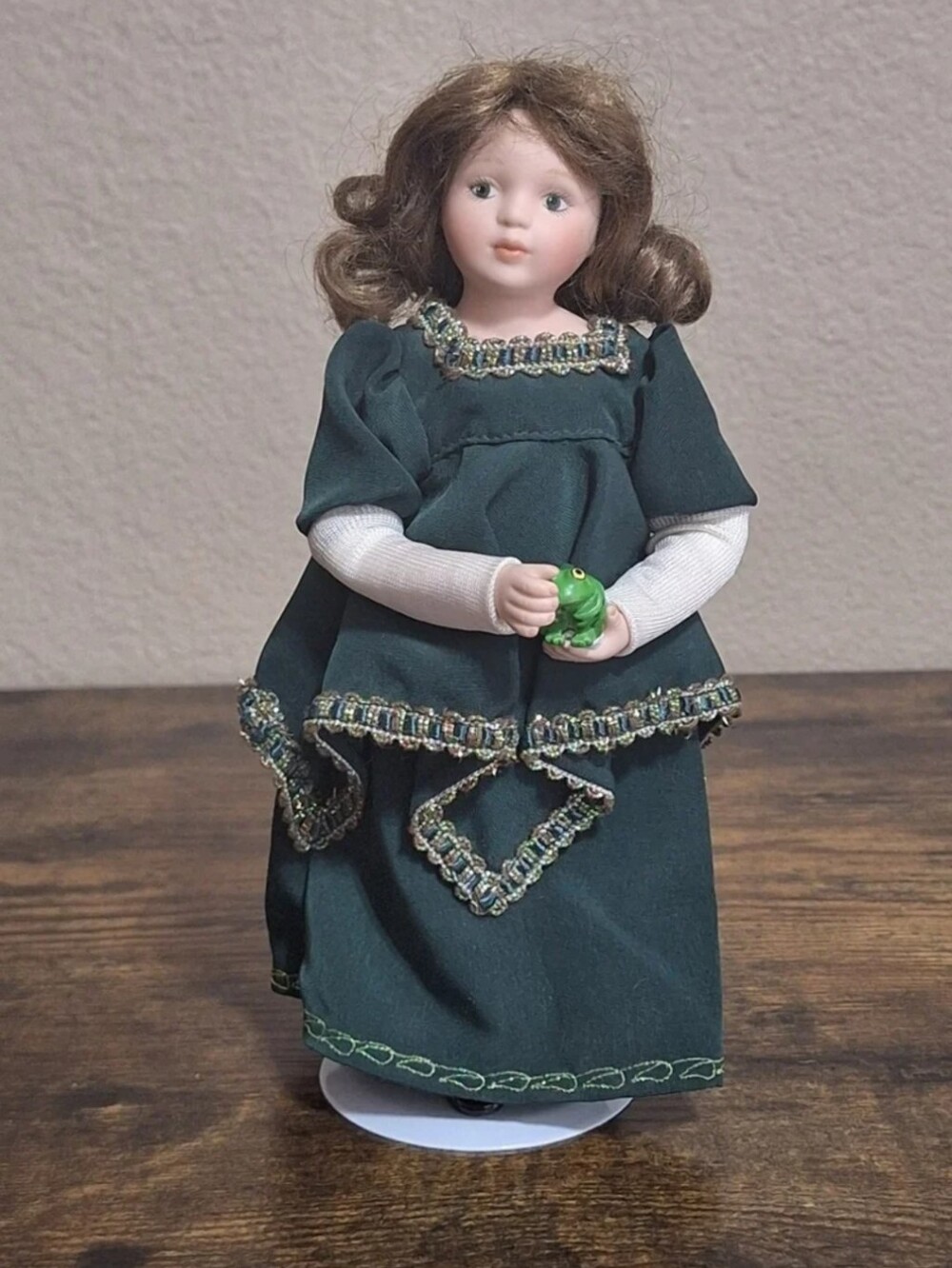 Beautiful Vintage 2001 Danbury Mint Frog Princess Storybook Doll Collection Doll